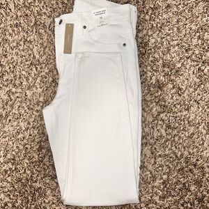 Women’s size 31 White toothpick denim